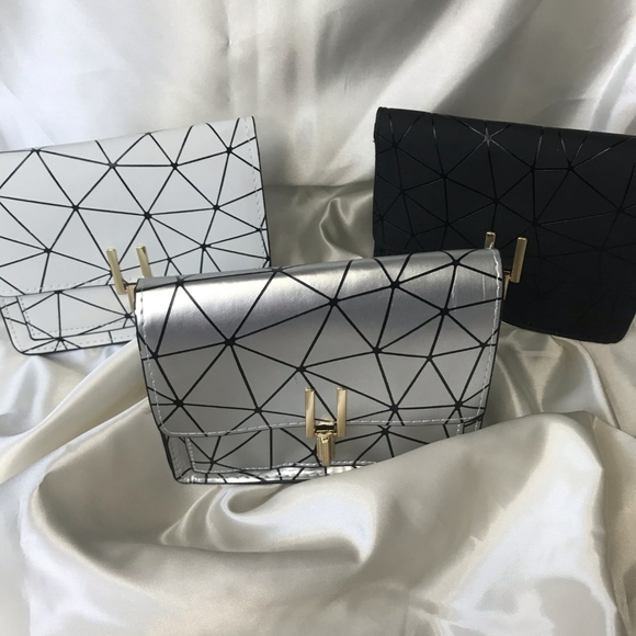 Purse - Picture 2 of 3